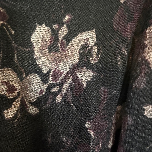 EUC Cato Chic Floral Women's Blouse in Black and Pink with Velvet Details - Picture 7 of 7